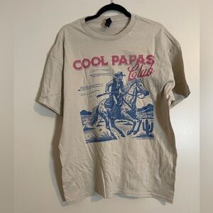 Gildan T-shirt Mens XL Sand Cool Papas Club Cowboy Western Graphic Tee Shirt